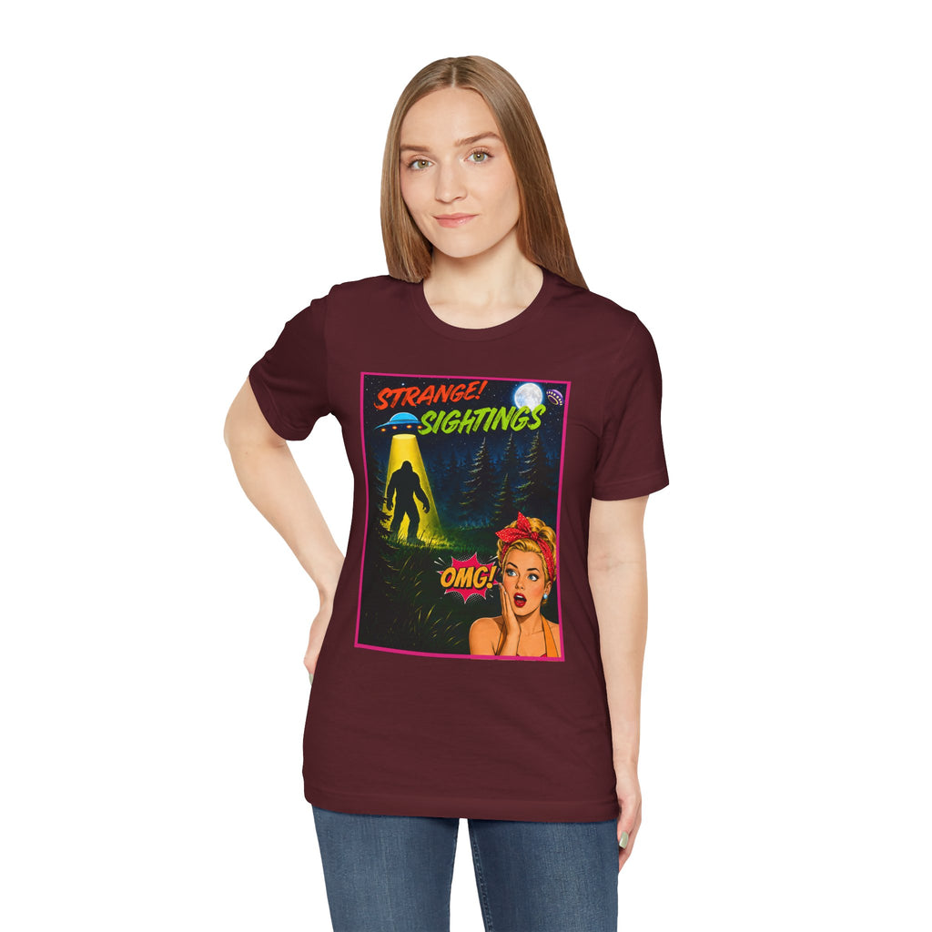 Retro 1950s UFO Bigfoot Alien Abduction T-Shirt - Vintage Sci-Fi Comic Book Graphic Tee"Retro