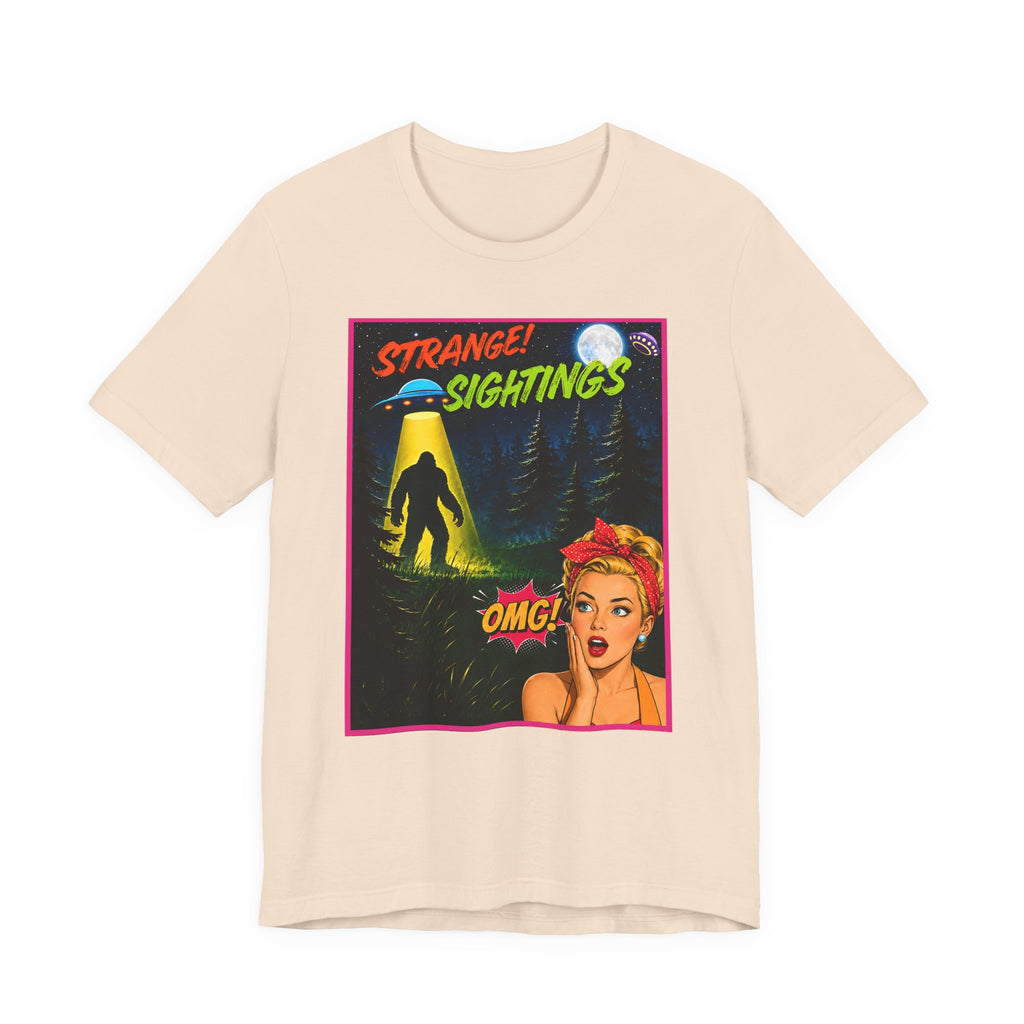 Retro 1950s UFO Bigfoot Alien Abduction T-Shirt - Vintage Sci-Fi Comic Book Graphic Tee"Retro