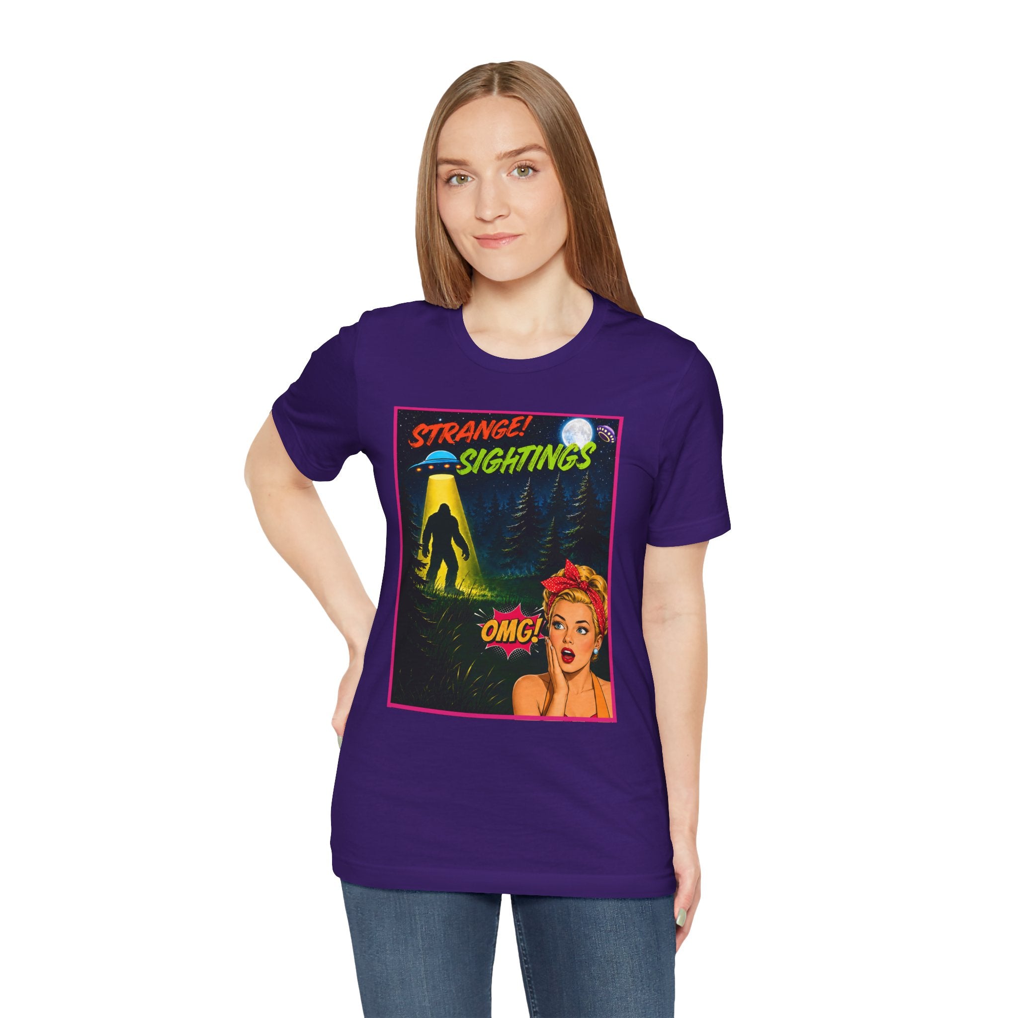Retro 1950s UFO Bigfoot Alien Abduction T-Shirt - Vintage Sci-Fi Comic Book Graphic Tee"Retro
