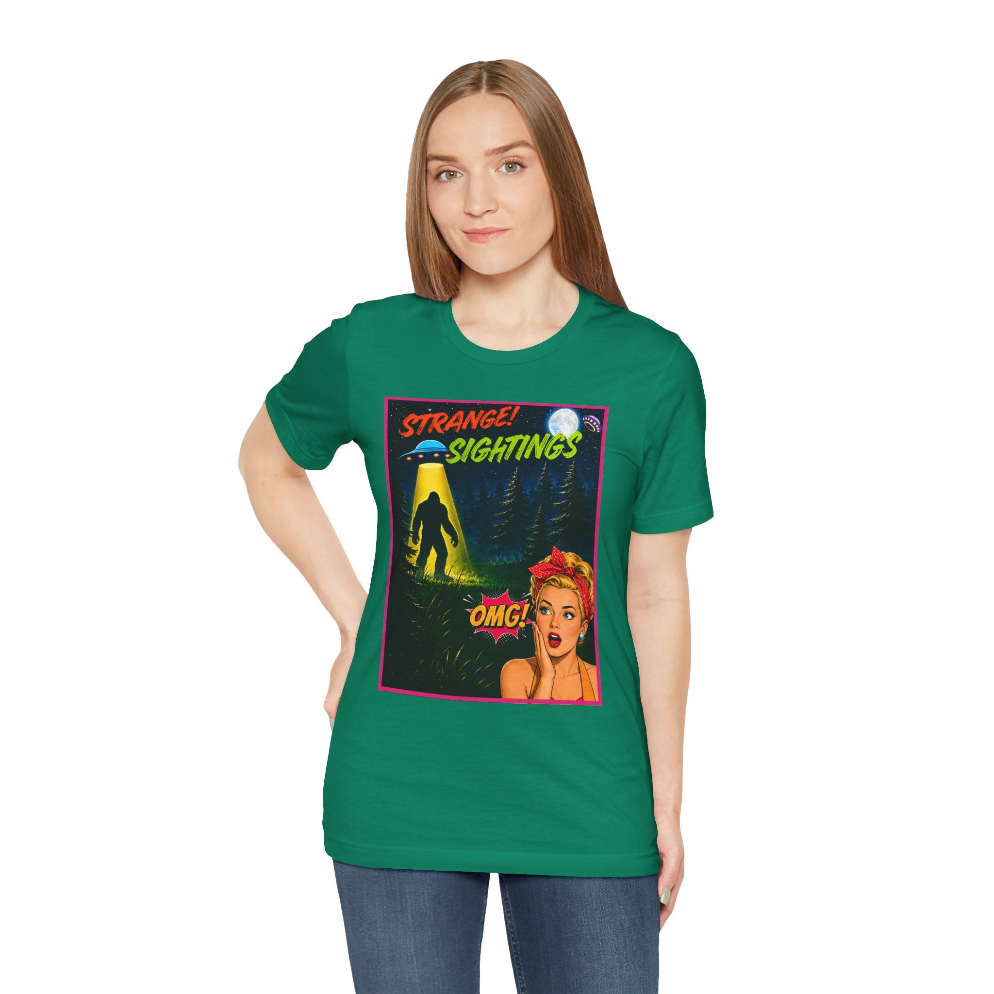Retro 1950s UFO Bigfoot Alien Abduction T-Shirt - Vintage Sci-Fi Comic Book Graphic Tee"Retro